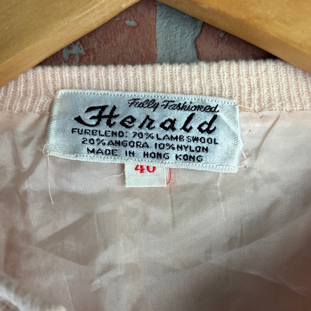 Vintage Lambs Wool Pink Floral Embroidered Cardigan - Picture 2 of 10